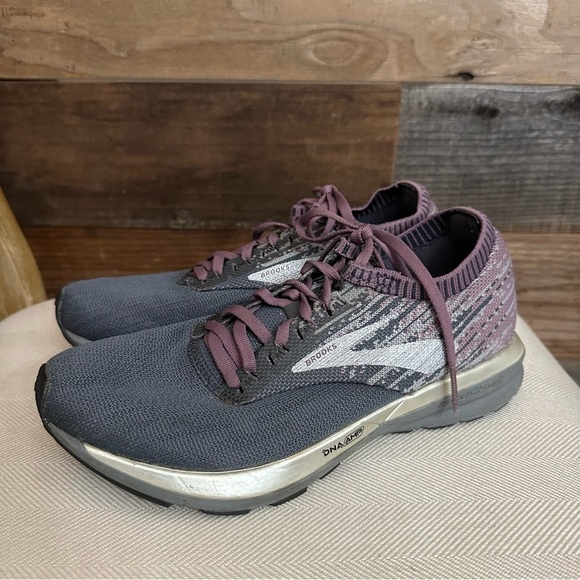 Brooks Ricochet Running Shoes Womens 8 Gray Mauve Athletic Trainers Sneakers - Picture 1 of 9
